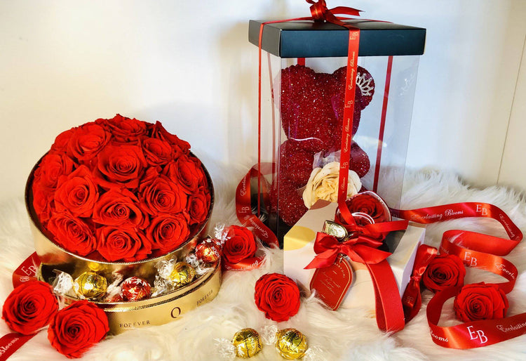 V Everlasting Rose Gift Pack.