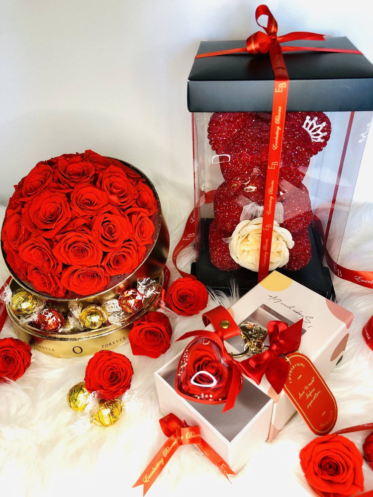 V Everlasting Rose Gift Pack.
