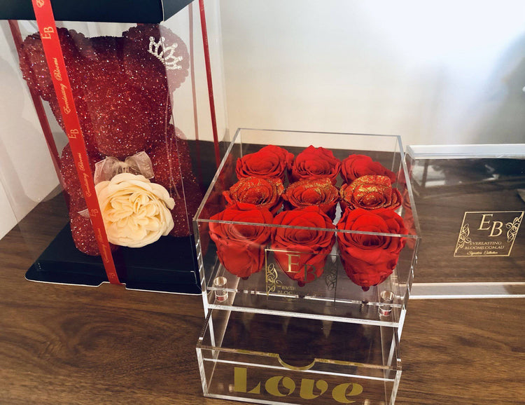 V Everlasting Red Roses Pack.