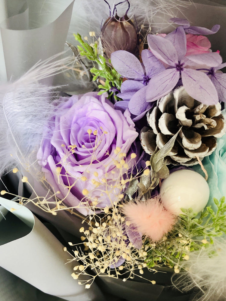 Snowy Blooms Floral Bouquet.