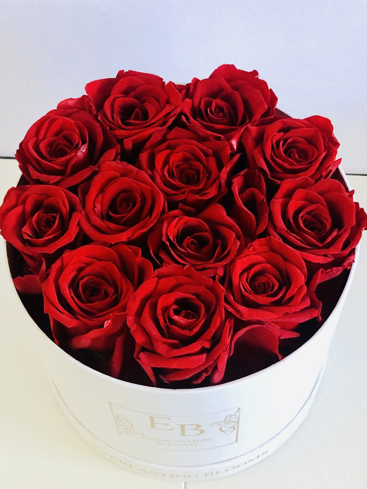 The Classic Round Rose Box - Red.
