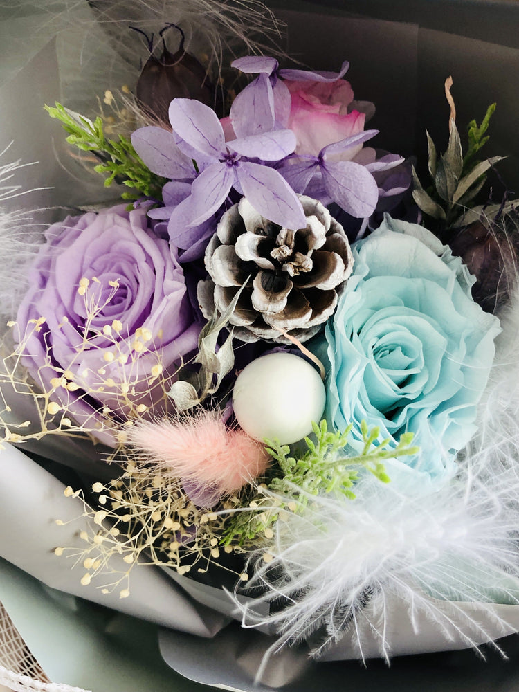 Snowy Blooms Floral Bouquet.