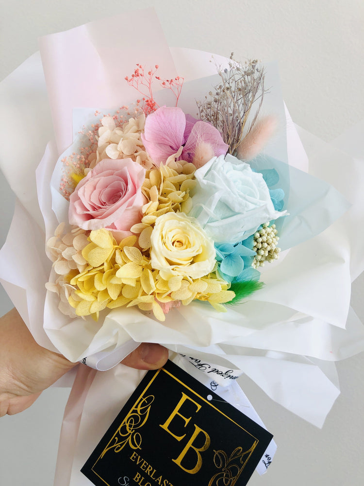 Petit La Fleur Floral Bouquet.