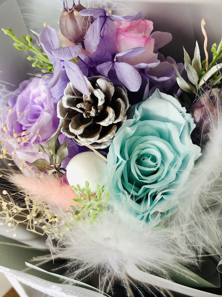Snowy Blooms Floral Bouquet.